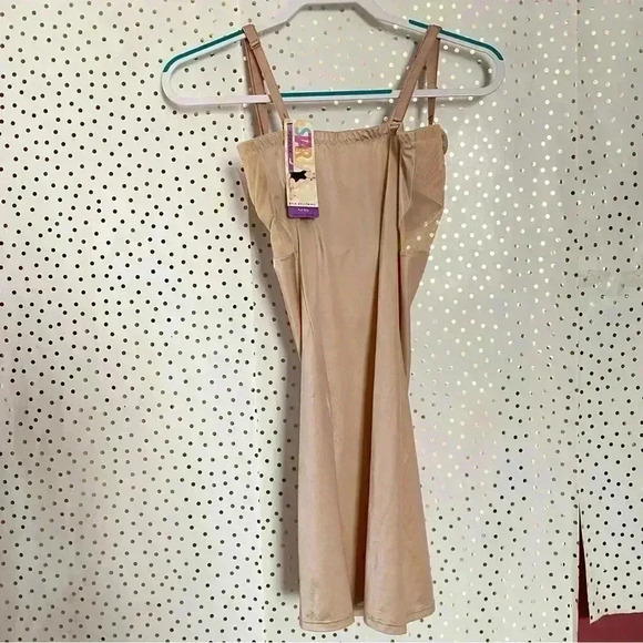Spanx Full Slip NWT - Picture 9 of 12